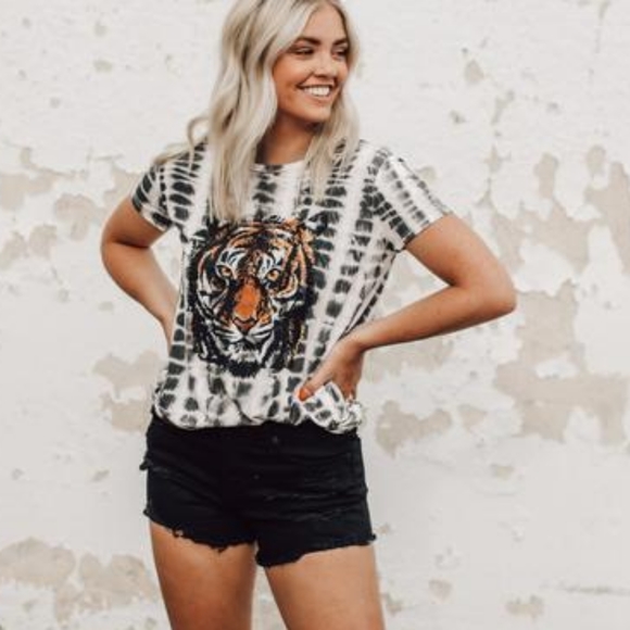 Vanilla Bay Tops - Vintage tiger tee from Sand and Charcoal